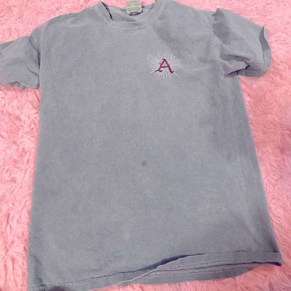 💜 T-shirt bundle of 2 size medium
